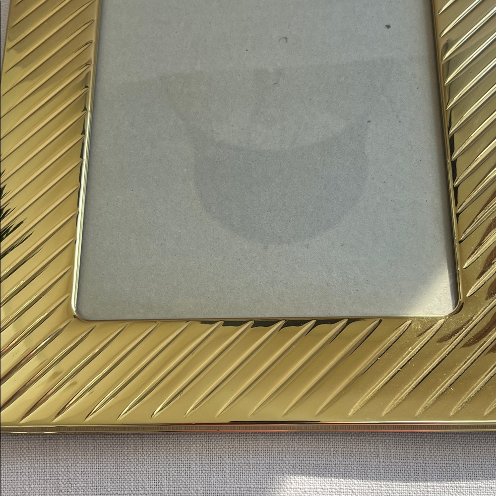 Elegant Large Brass Photo Frame for       8”x10” photo - Picture 2 of 4